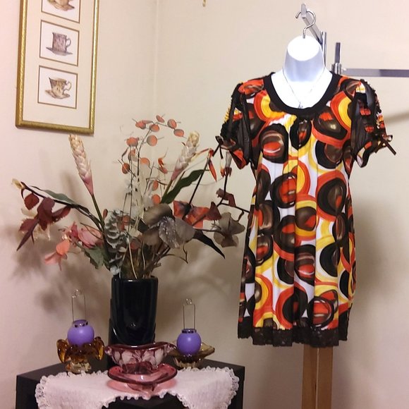 NWT Women’s Chic Beautiful Printed Short Sleeve Scoop Neck Long Blouse Top 6 8 - Picture 4 of 6